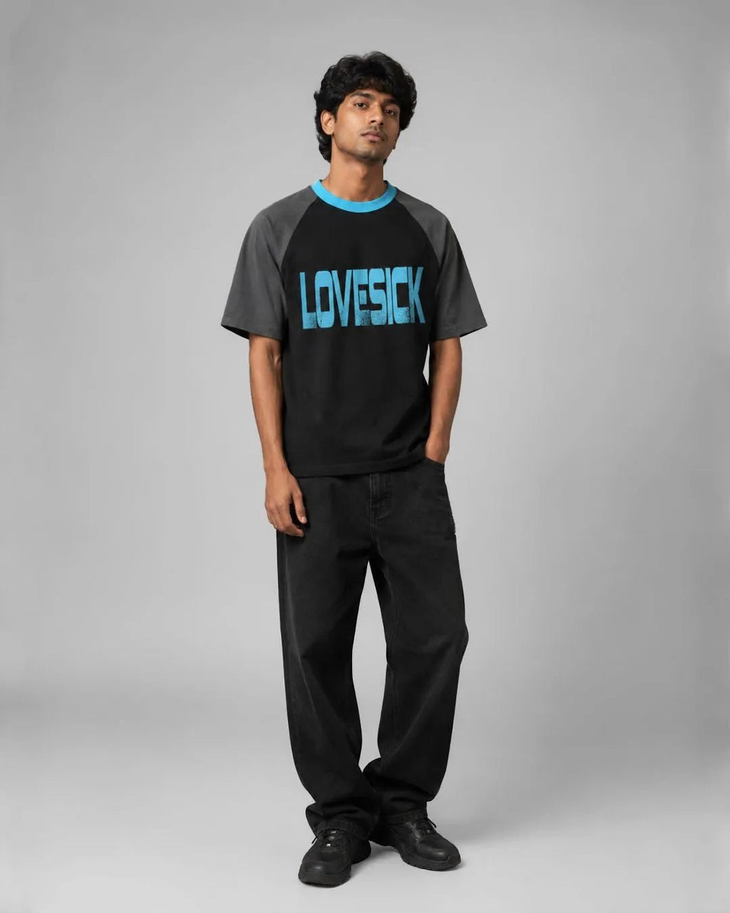 Lovesick Raglan T-shirtTauxxic